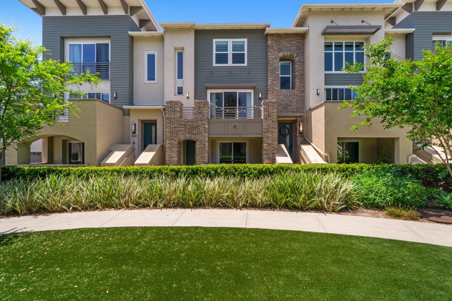 Detail Gallery Image 1 of 40 For 6140 Colt Pl #103,  Carlsbad,  CA 92009 - 3 Beds | 3/1 Baths