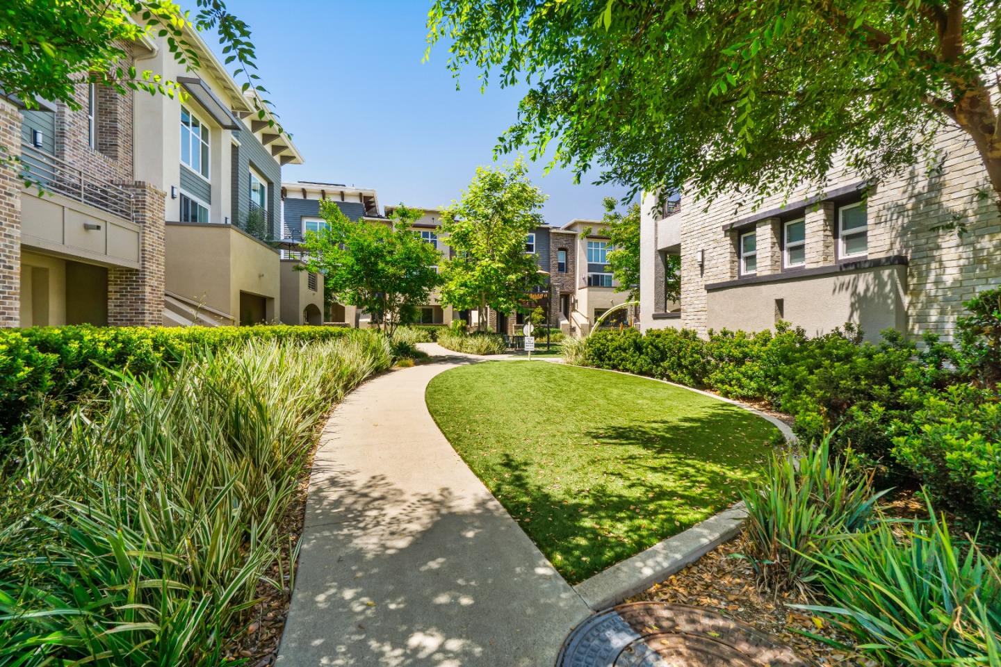 Detail Gallery Image 38 of 40 For 6140 Colt Pl #103,  Carlsbad,  CA 92009 - 3 Beds | 3/1 Baths