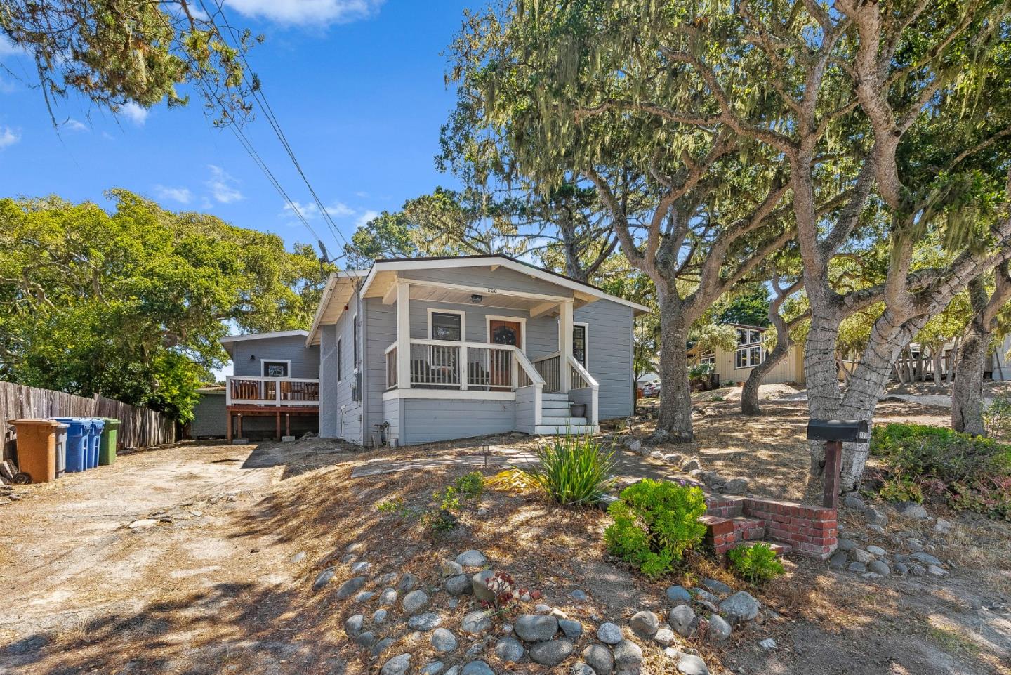 Detail Gallery Image 1 of 30 For 800 Devisadero St, Monterey,  CA 93940 - 3 Beds | 2 Baths