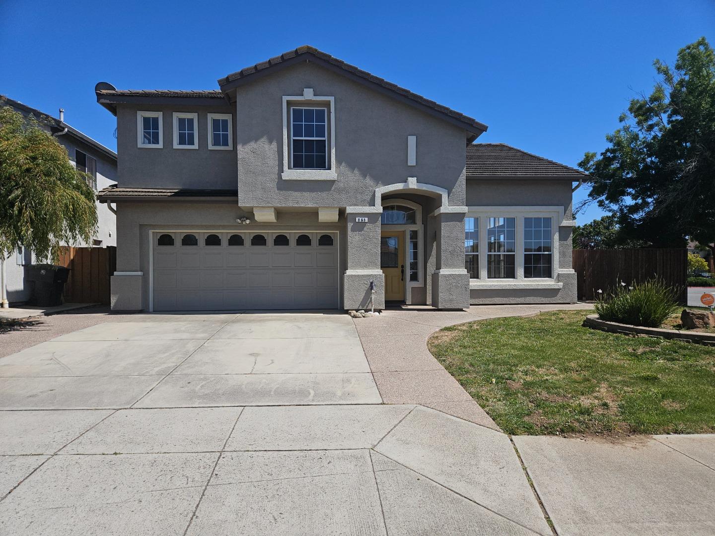 Detail Gallery Image 1 of 21 For 865 Cactus Ct, Salinas,  CA 93905 - 4 Beds | 2/1 Baths