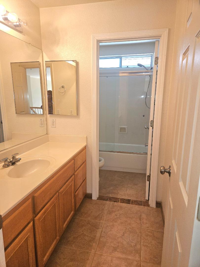 Detail Gallery Image 14 of 21 For 865 Cactus Ct, Salinas,  CA 93905 - 4 Beds | 2/1 Baths