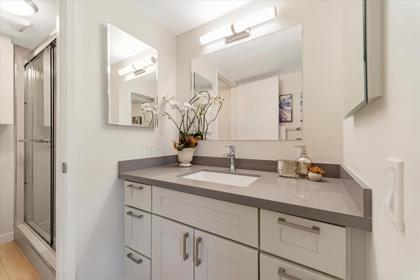 Detail Gallery Image 21 of 27 For 1544 San Antonio St, Menlo Park,  CA 94025 - 2 Beds | 2 Baths