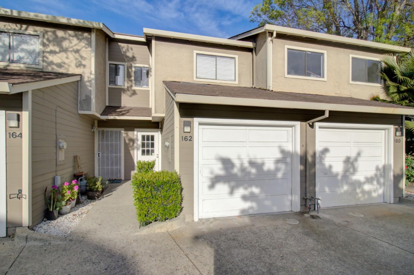 Detail Gallery Image 1 of 1 For 162 Rancho Manor Ct, San Jose,  CA 95111 - 2 Beds | 2/1 Baths