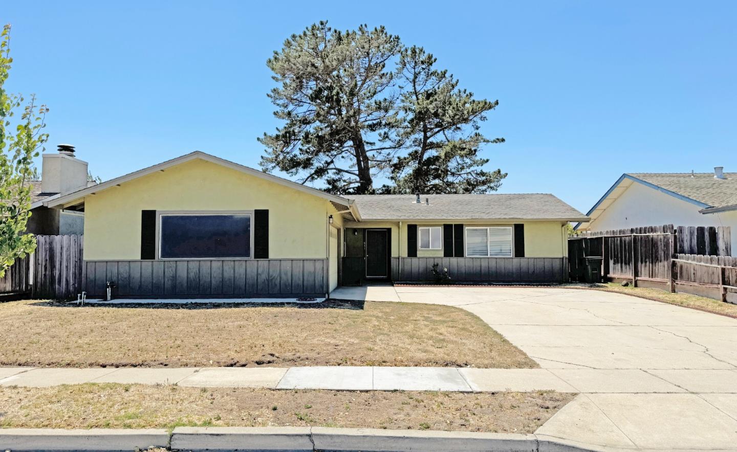 Detail Gallery Image 1 of 1 For 511 Fairview Dr, Gonzales,  CA 93926 - 3 Beds | 2 Baths