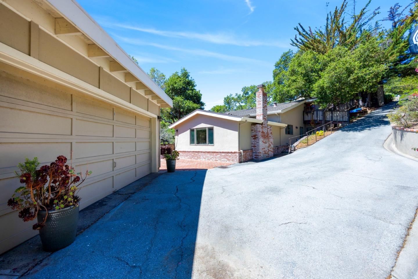 Detail Gallery Image 6 of 50 For 1050 Merner Rd, Hillsborough,  CA 94010 - 5 Beds | 4/1 Baths