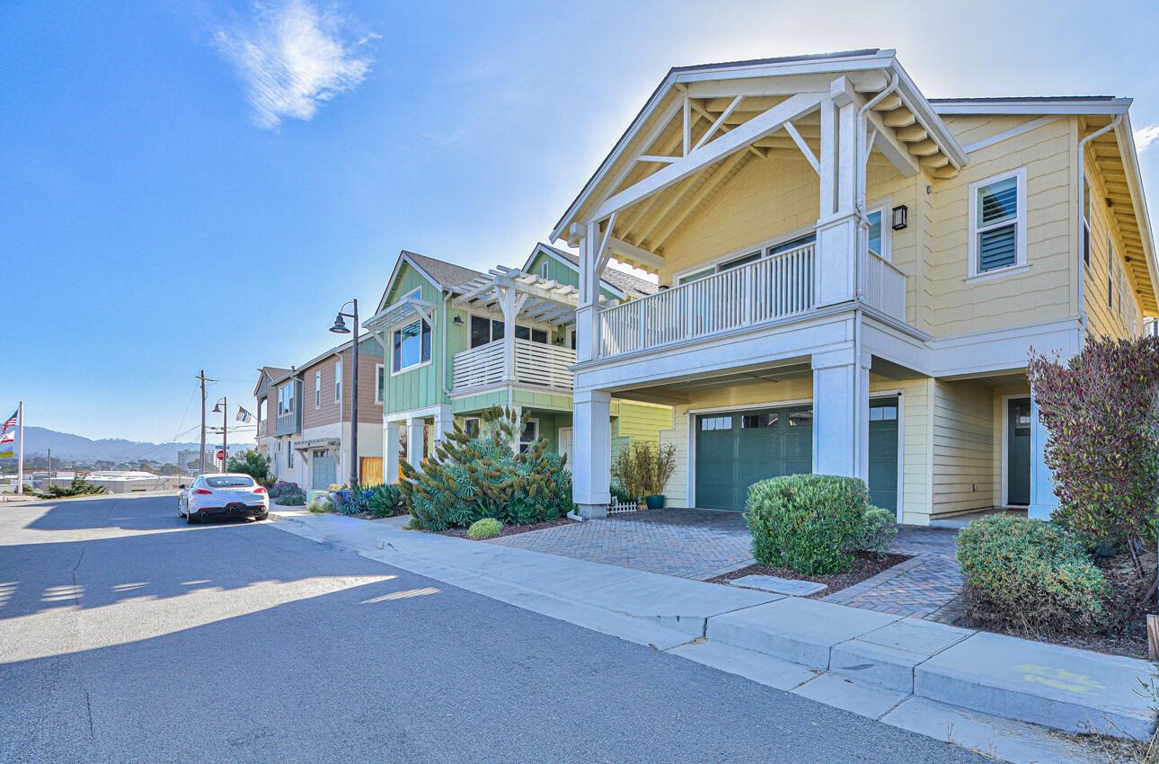 Detail Gallery Image 1 of 40 For 1865 Ocean View Ave, Seaside,  CA 93955 - 3 Beds | 2/1 Baths