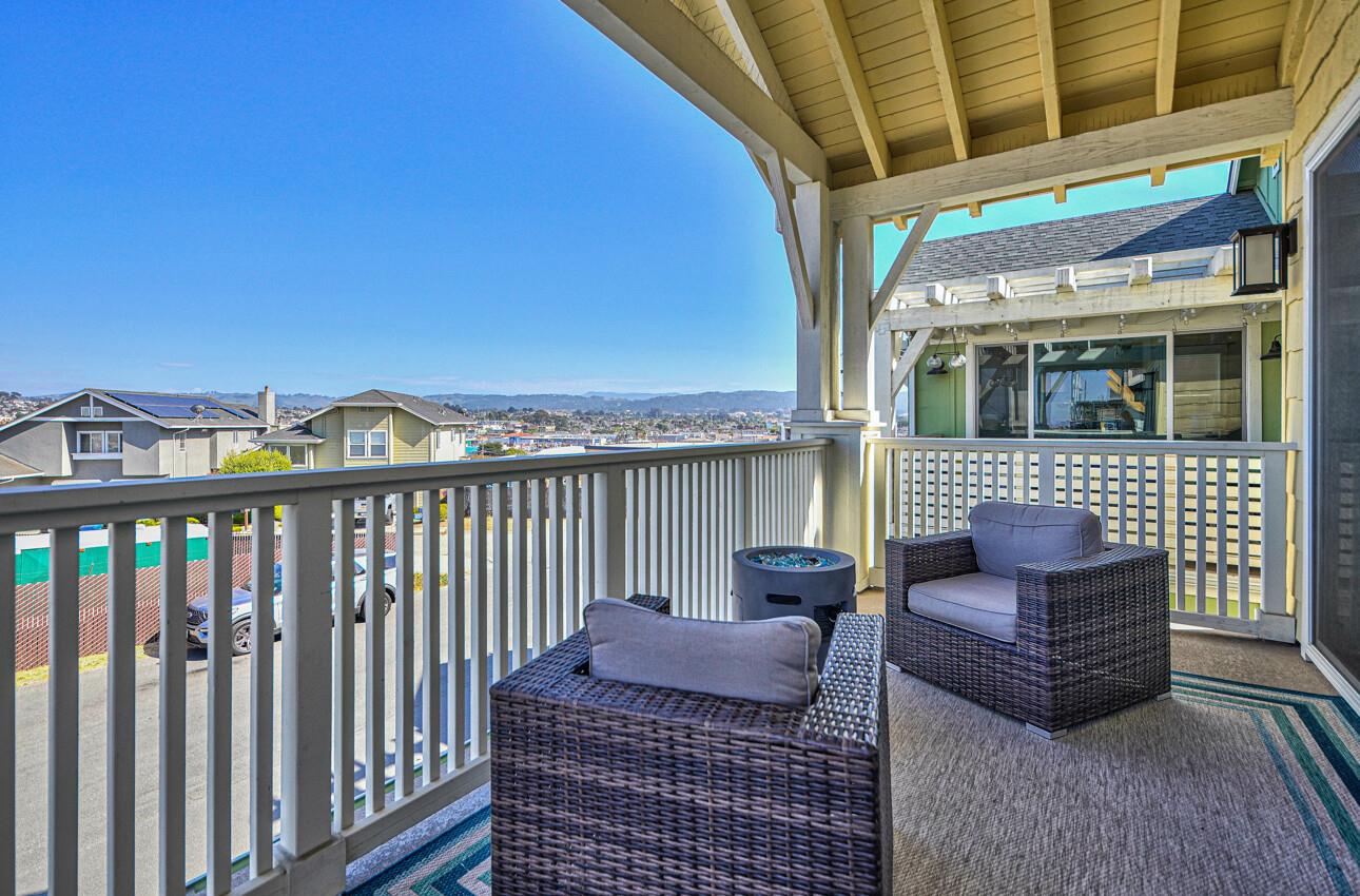 Detail Gallery Image 10 of 40 For 1865 Ocean View Ave, Sand City,  CA 93955 - 3 Beds | 2/1 Baths