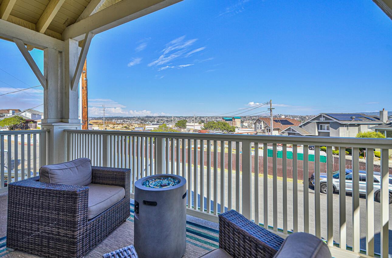 Detail Gallery Image 11 of 40 For 1865 Ocean View Ave, Sand City,  CA 93955 - 3 Beds | 2/1 Baths