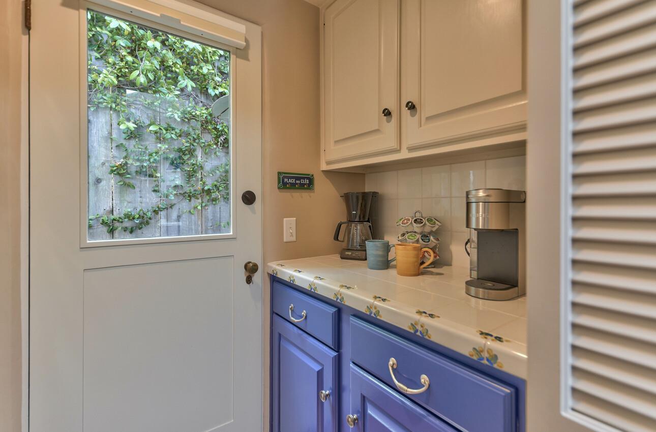 Detail Gallery Image 34 of 36 For 4 N/E 8th Casanova St, Carmel,  CA 93921 - 1 Beds | 1 Baths