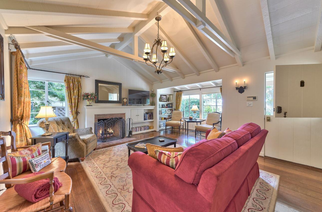 Detail Gallery Image 8 of 36 For 4 N/E 8th Casanova St, Carmel,  CA 93921 - 1 Beds | 1 Baths