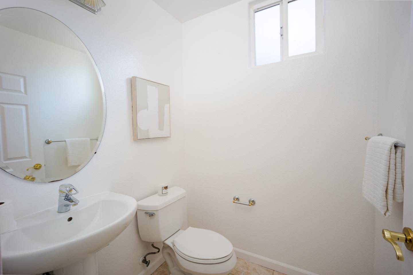 Detail Gallery Image 12 of 30 For 310 Goodwin Dr, San Bruno,  CA 94066 - 4 Beds | 2/1 Baths