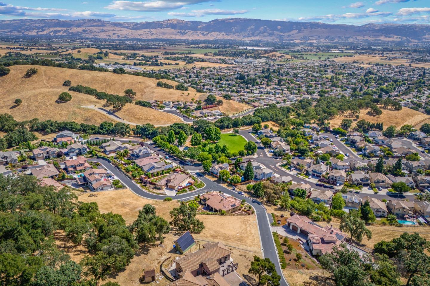 Detail Gallery Image 11 of 26 For 9145 Tea Tree Way, Gilroy,  CA 95020 - – Beds | – Baths