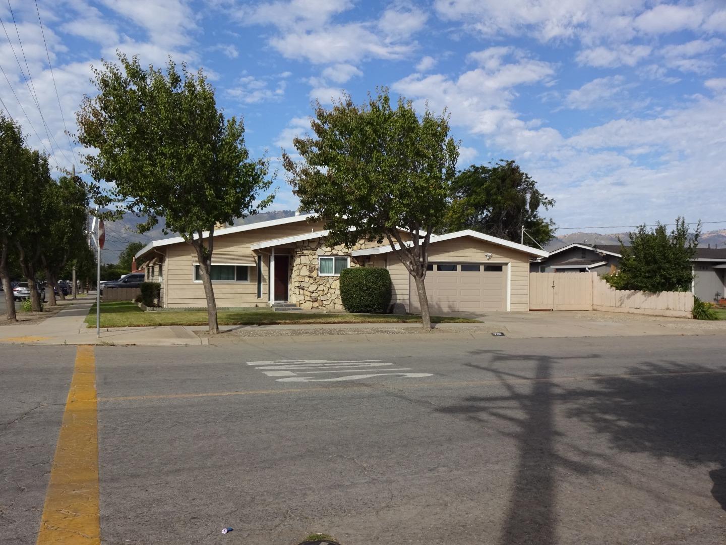 Detail Gallery Image 1 of 1 For 701 Day St, Gonzales,  CA 93926 - 3 Beds | 2 Baths