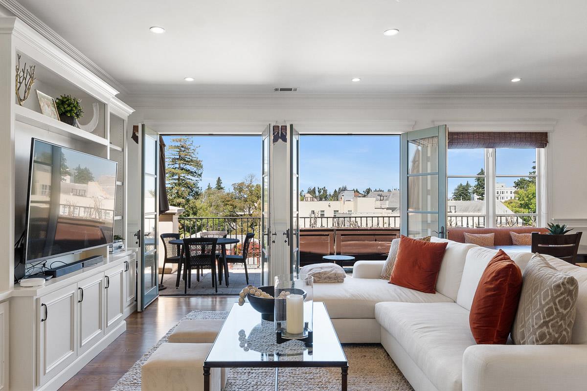 Detail Gallery Image 19 of 36 For 1512 Floribunda Ave #402,  Burlingame,  CA 94010 - 2 Beds | 2/1 Baths