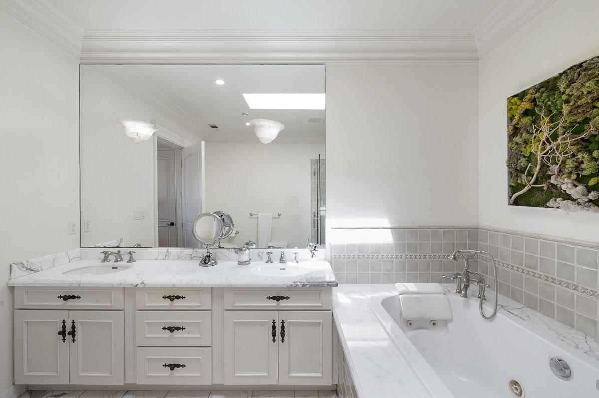 Detail Gallery Image 26 of 36 For 1512 Floribunda Ave #402,  Burlingame,  CA 94010 - 2 Beds | 2/1 Baths