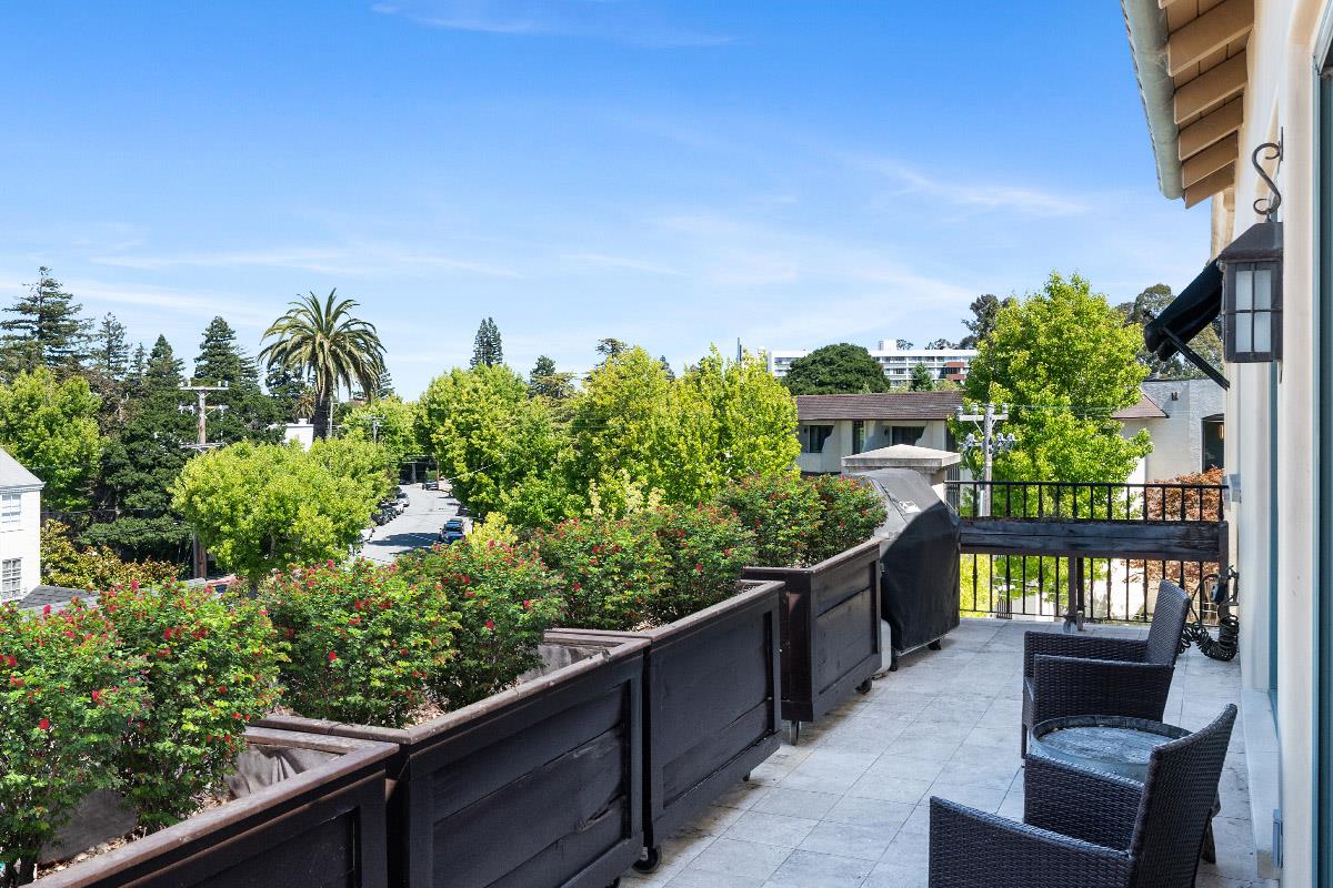 Detail Gallery Image 32 of 36 For 1512 Floribunda Ave #402,  Burlingame,  CA 94010 - 2 Beds | 2/1 Baths