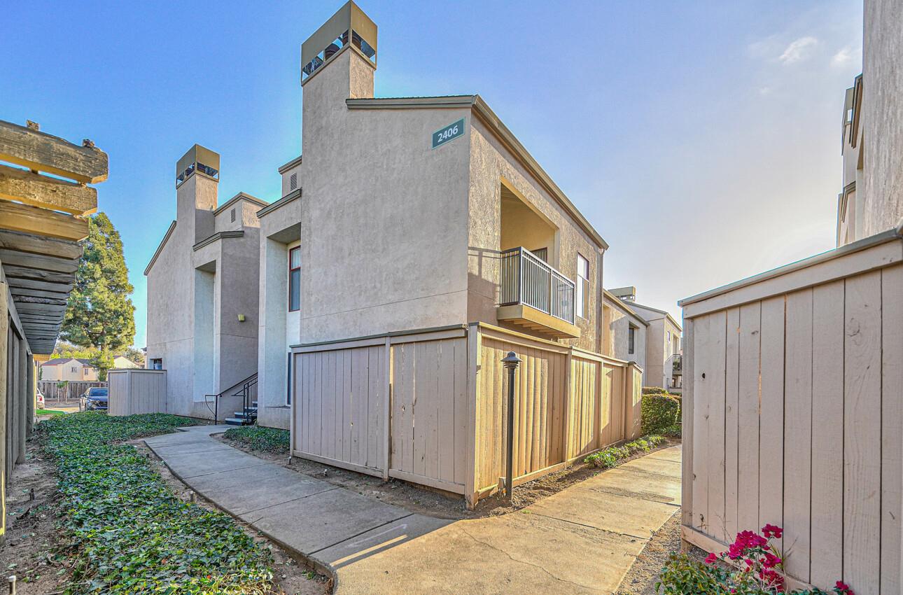 Detail Gallery Image 1 of 1 For 2406 N Main St #B,  Salinas,  CA 93906 - 2 Beds | 1/1 Baths