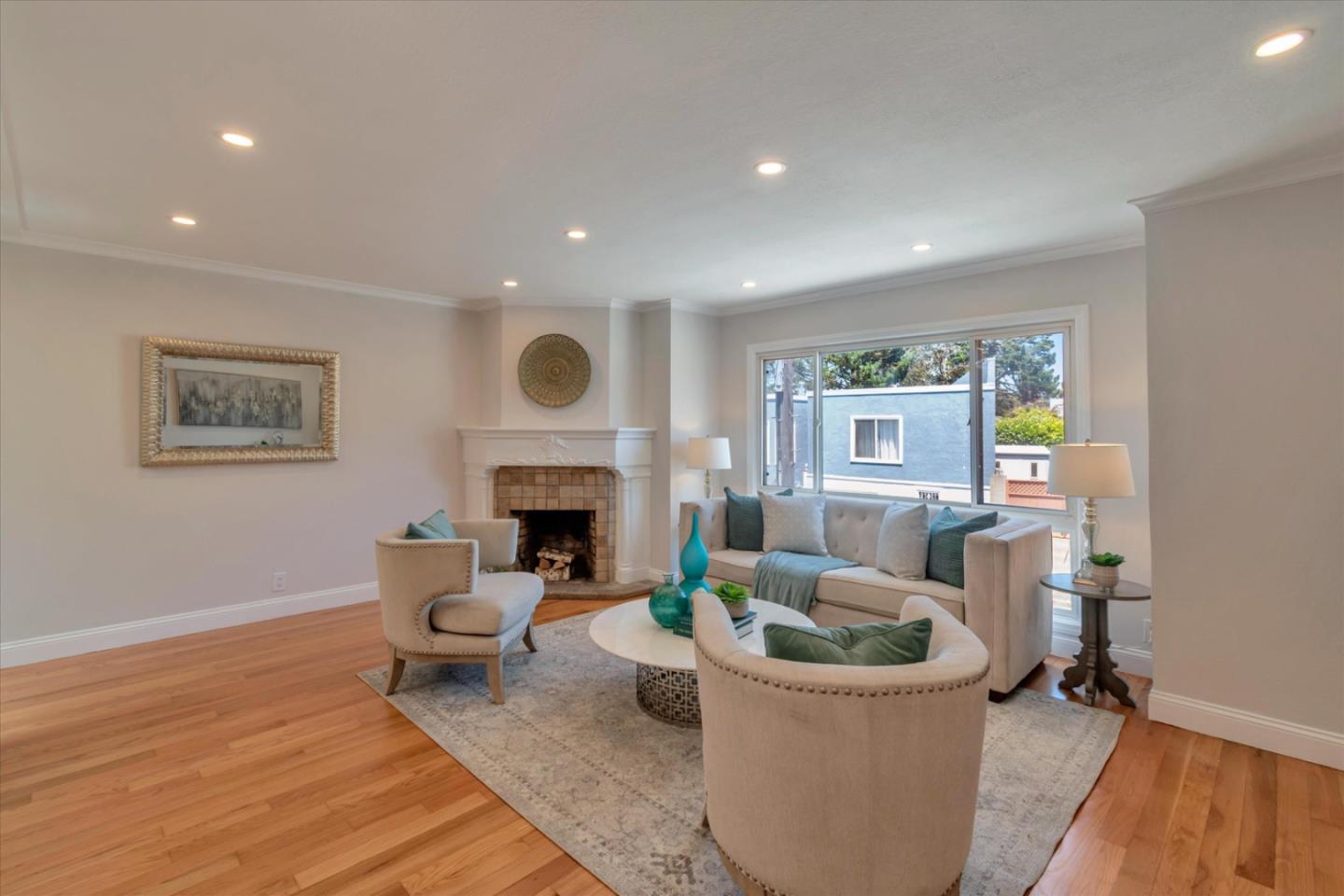 Detail Gallery Image 10 of 39 For 72 Kempton Ave, San Francisco,  CA 94132 - 3 Beds | 2 Baths