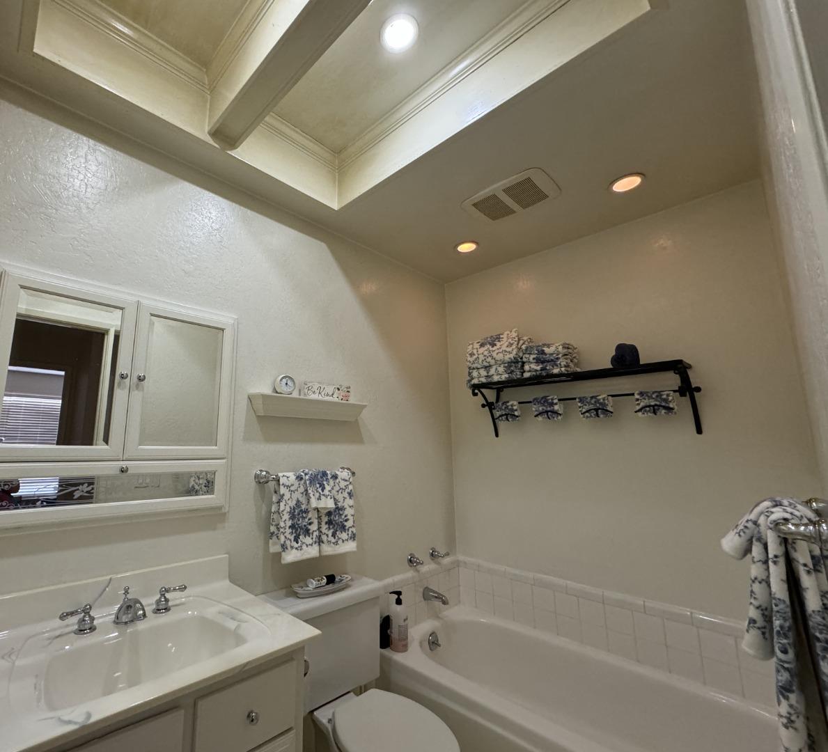 Detail Gallery Image 11 of 16 For 1109 Grand Teton Dr, Pacifica,  CA 94044 - 3 Beds | 2 Baths