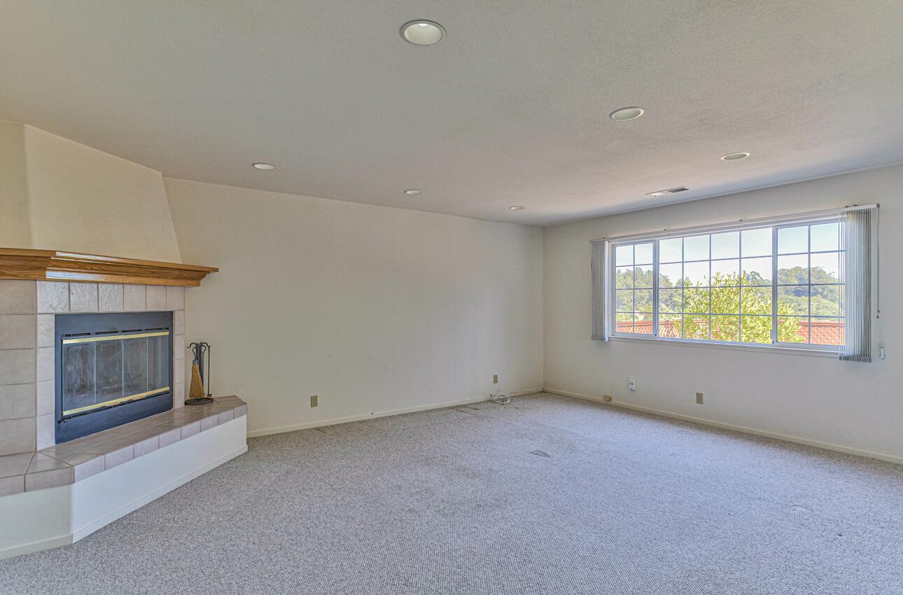 Detail Gallery Image 11 of 48 For 17700 Countryside Ct, Salinas,  CA 93907 - 3 Beds | 2 Baths