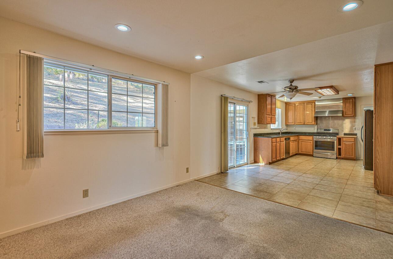 Detail Gallery Image 15 of 48 For 17700 Countryside Ct, Salinas,  CA 93907 - 3 Beds | 2 Baths