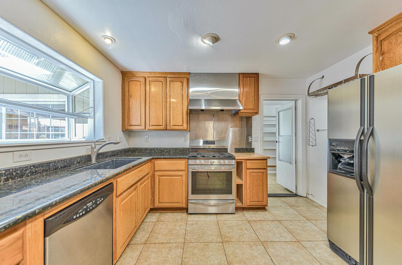 Detail Gallery Image 18 of 48 For 17700 Countryside Ct, Salinas,  CA 93907 - 3 Beds | 2 Baths