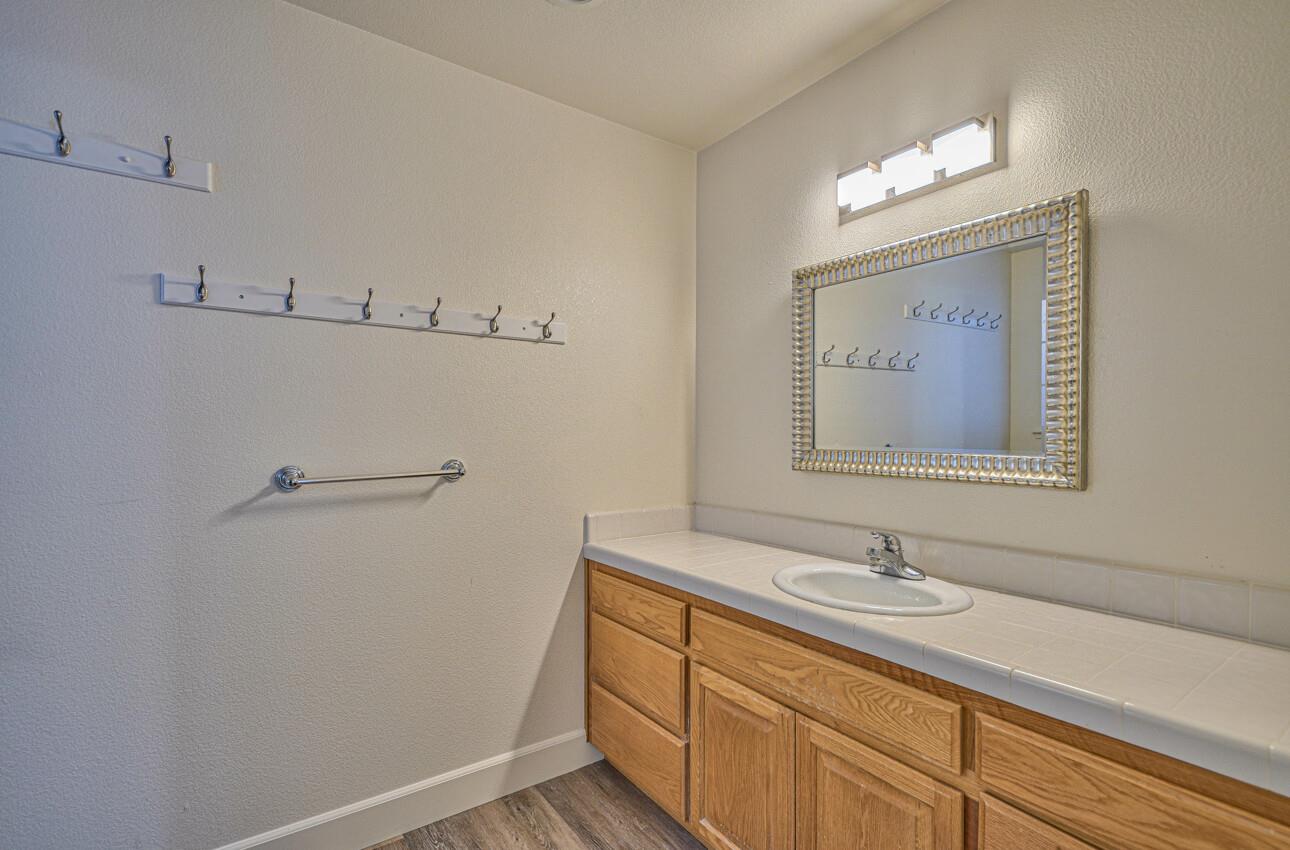 Detail Gallery Image 25 of 48 For 17700 Countryside Ct, Salinas,  CA 93907 - 3 Beds | 2 Baths