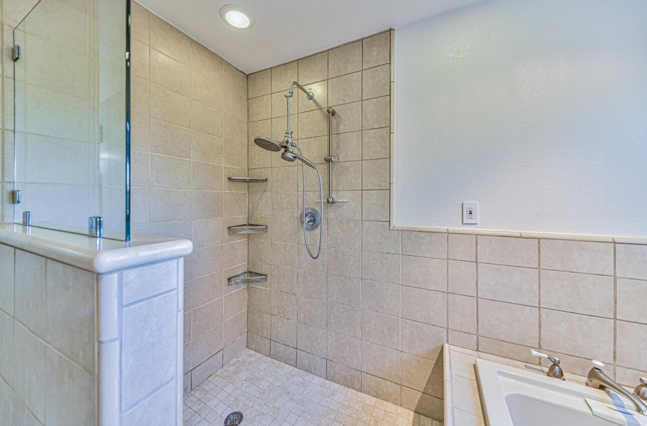 Detail Gallery Image 34 of 48 For 17700 Countryside Ct, Salinas,  CA 93907 - 3 Beds | 2 Baths