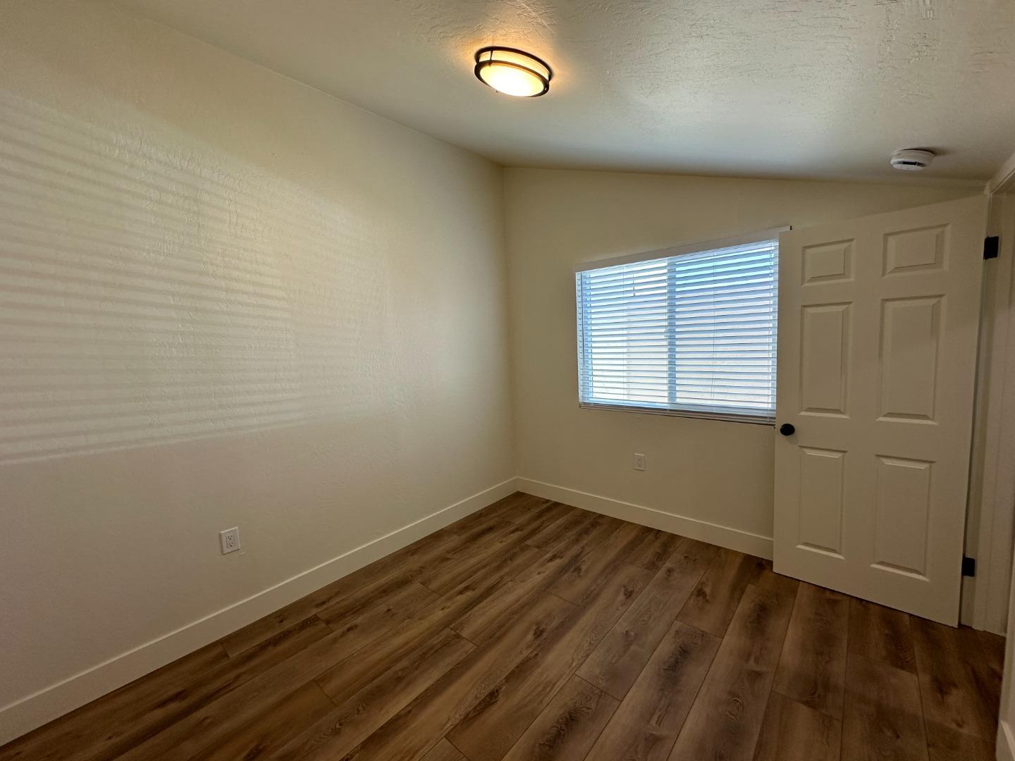 Detail Gallery Image 15 of 24 For 1140 E Market St, Salinas,  CA 93905 - 3 Beds | 2/1 Baths