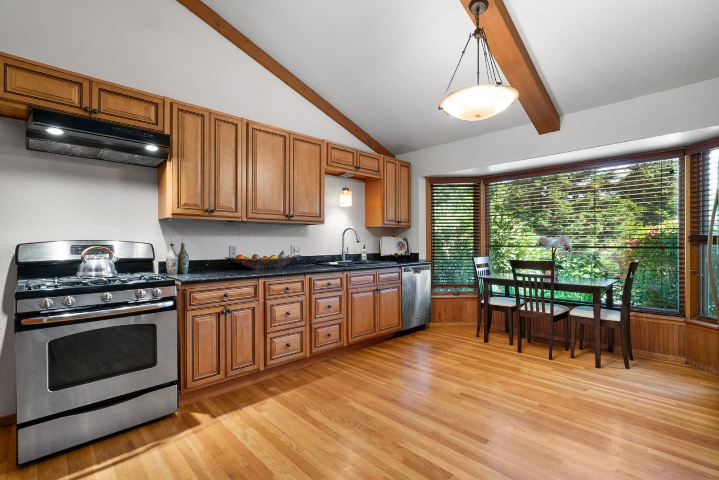 Detail Gallery Image 9 of 87 For 3684 Misty Ln, Aptos,  CA 95003 - 6 Beds | 3/1 Baths