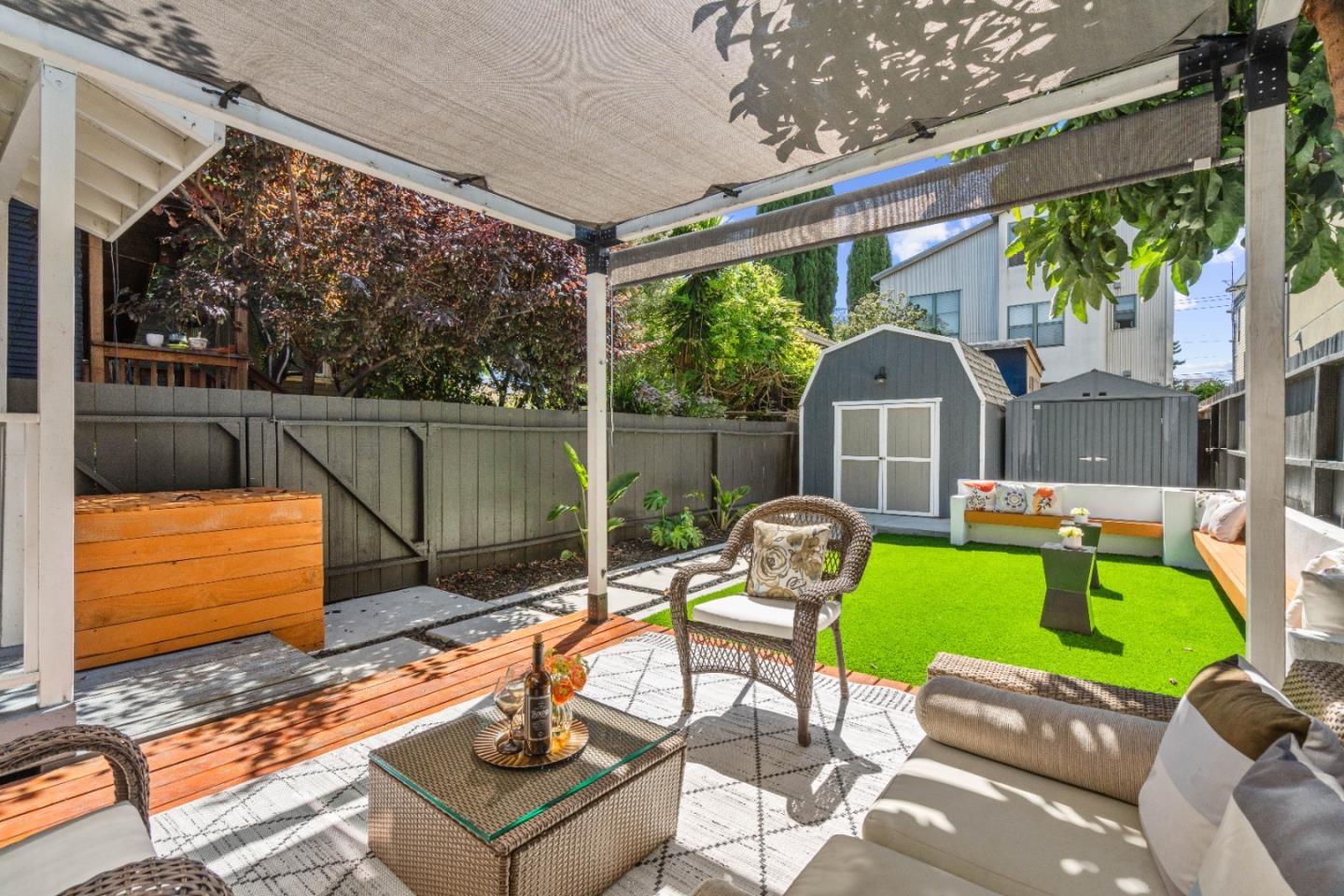 Detail Gallery Image 1 of 48 For 3931 Opal St, Oakland,  CA 94609 - 2 Beds | 1 Baths