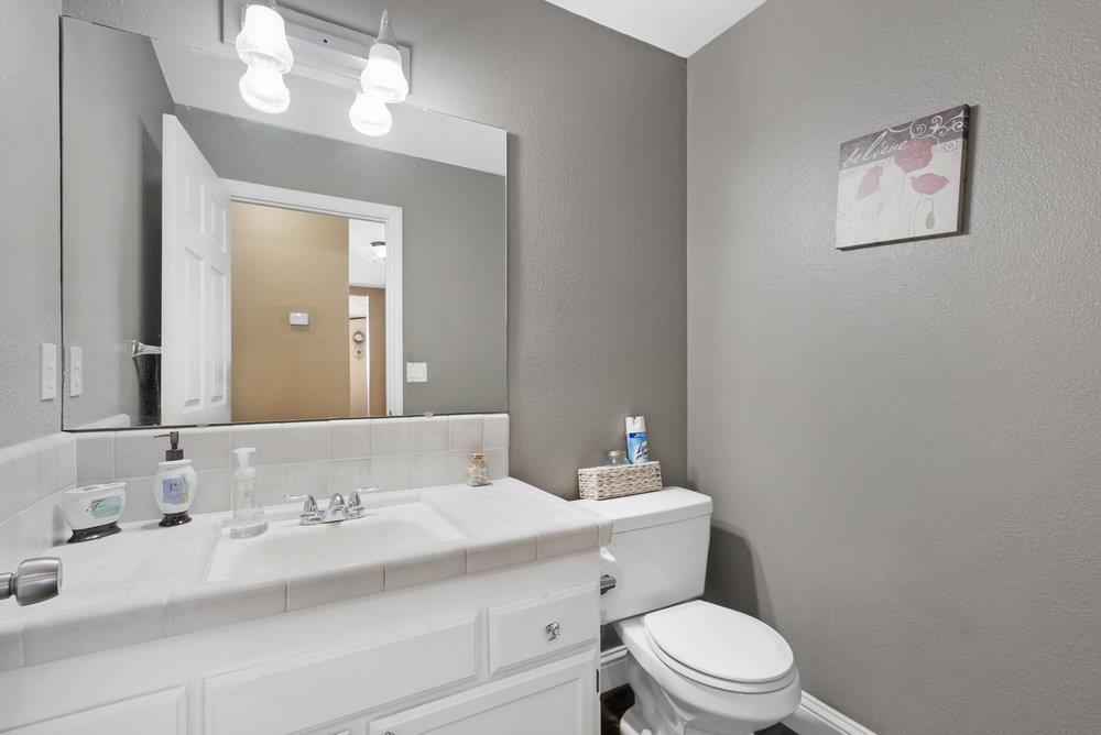 Detail Gallery Image 17 of 33 For 850 Verdun Ave, Hollister,  CA 95023 - 3 Beds | 2/1 Baths