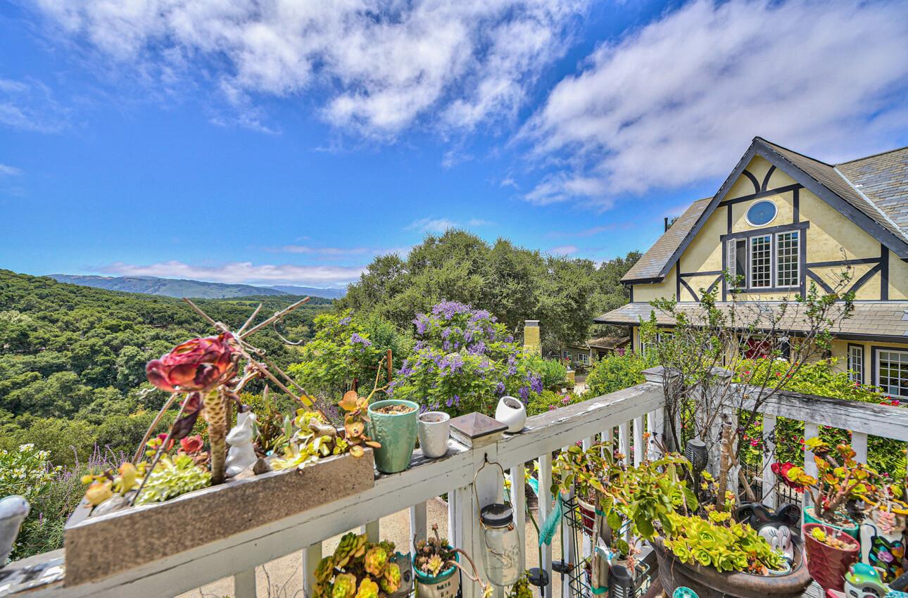 Detail Gallery Image 39 of 67 For 11751 Camino Escondido Rd, Carmel Valley,  CA 93924 - 4 Beds | 3/1 Baths