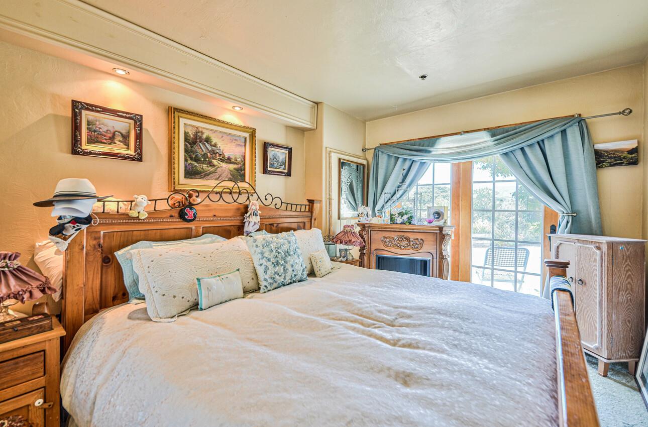 Detail Gallery Image 46 of 67 For 11751 Camino Escondido Rd, Carmel Valley,  CA 93924 - 4 Beds | 3/1 Baths