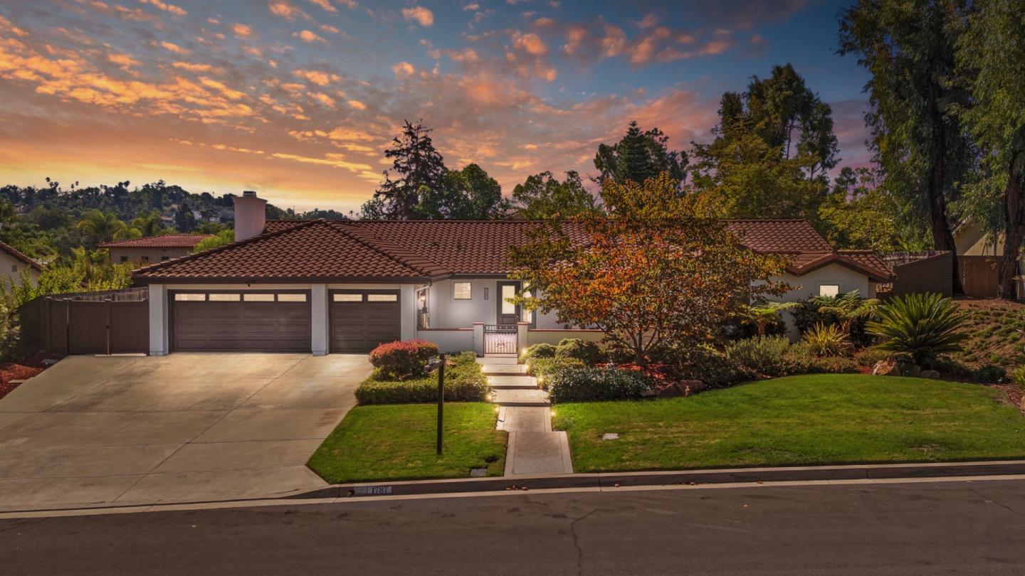 Detail Gallery Image 1 of 50 For 1787 Wolverine Way, Vista,  CA 92084 - 4 Beds | 3/1 Baths