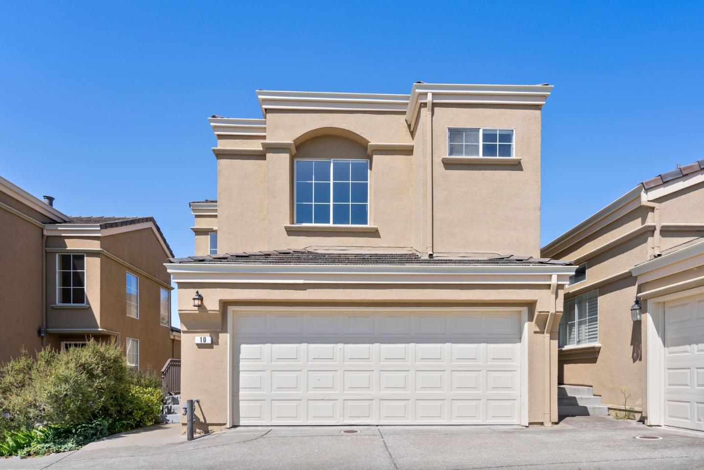 Detail Gallery Image 1 of 1 For 10 Viewcrest Cir, South San Francisco,  CA 94080 - 3 Beds | 2/1 Baths