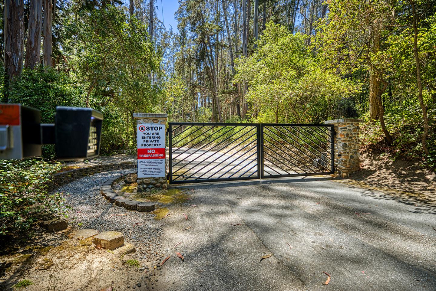 Detail Gallery Image 4 of 28 For 16 Potbelly Beach Rd, Aptos,  CA 95003 - 3 Beds | 1 Baths