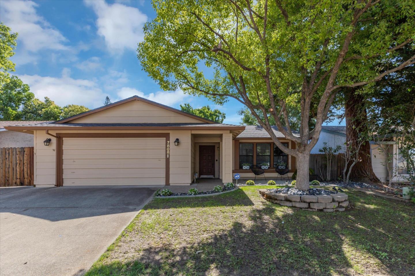 Detail Gallery Image 1 of 1 For 7808 Sun Terrace Ln, Citrus Heights,  CA 95610 - 3 Beds | 2 Baths