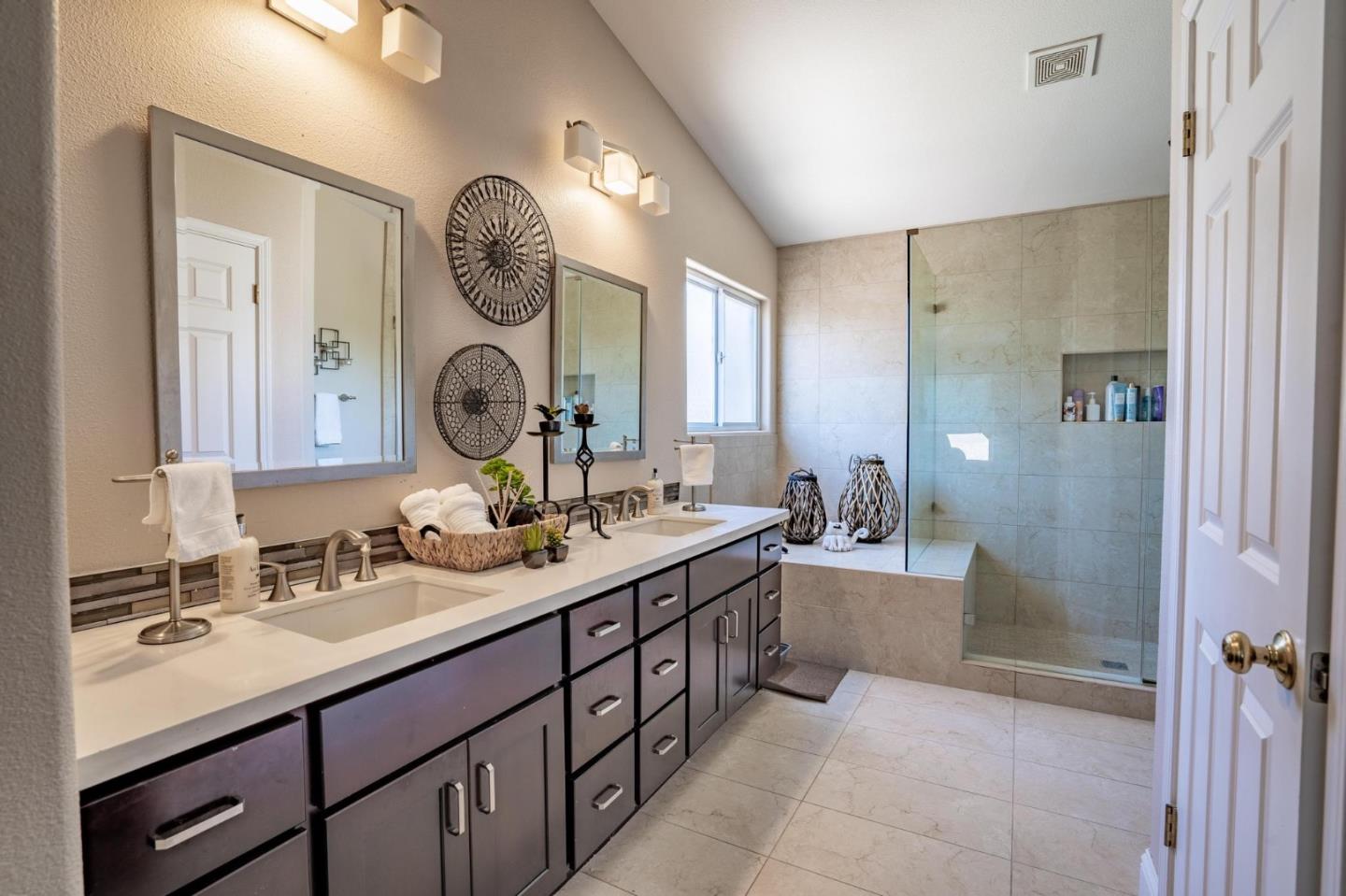 Detail Gallery Image 32 of 71 For 1853 Lancashire, Salinas,  CA 93906 - 4 Beds | 2/1 Baths