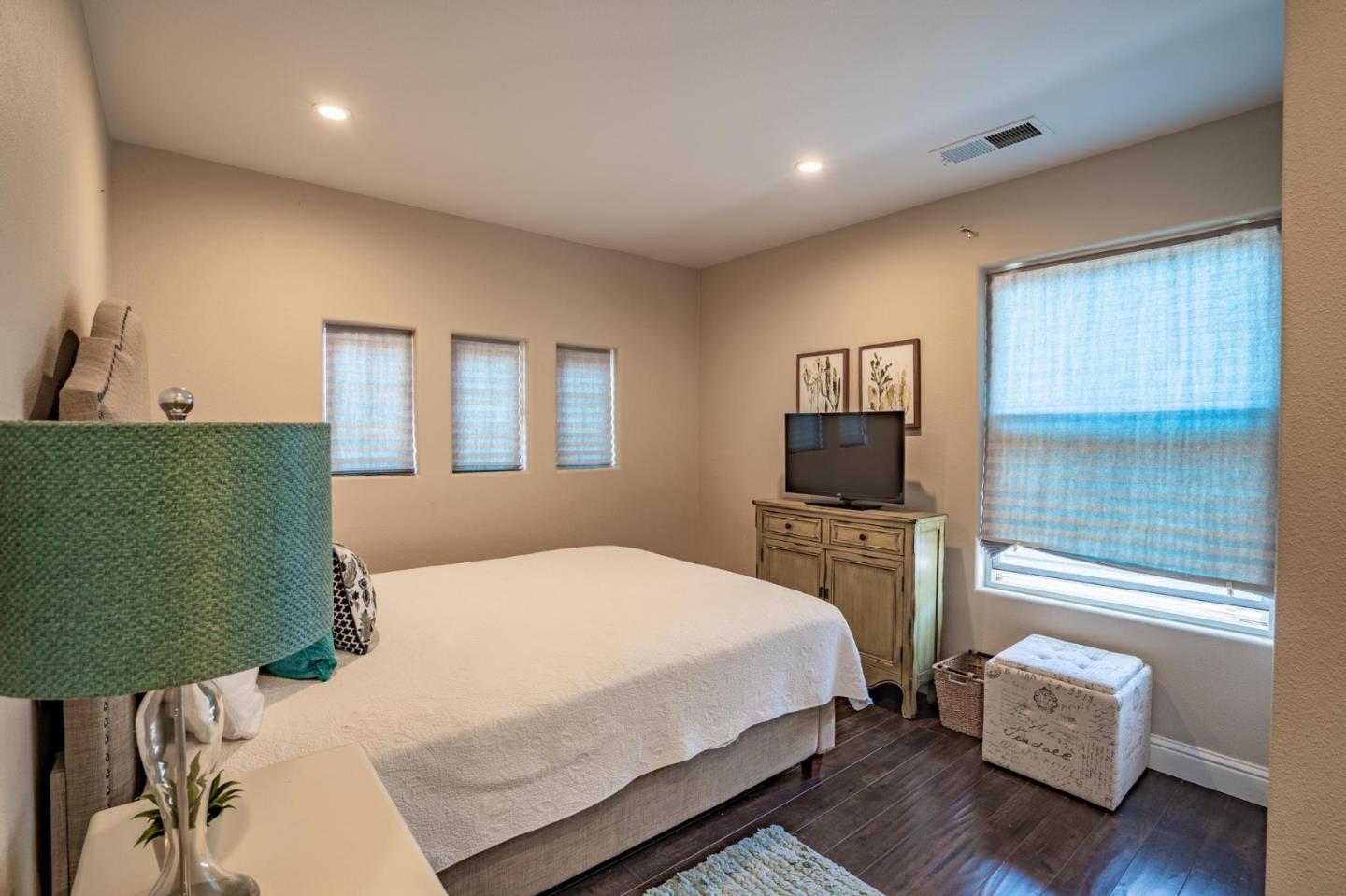 Detail Gallery Image 39 of 71 For 1853 Lancashire, Salinas,  CA 93906 - 4 Beds | 2/1 Baths