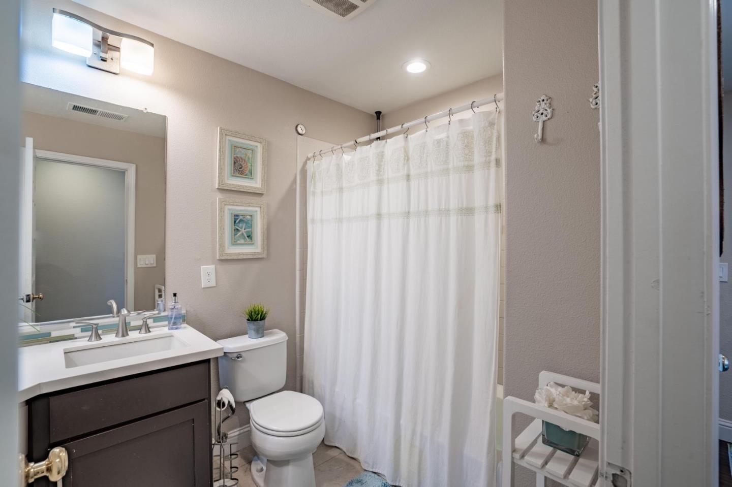 Detail Gallery Image 43 of 71 For 1853 Lancashire, Salinas,  CA 93906 - 4 Beds | 2/1 Baths