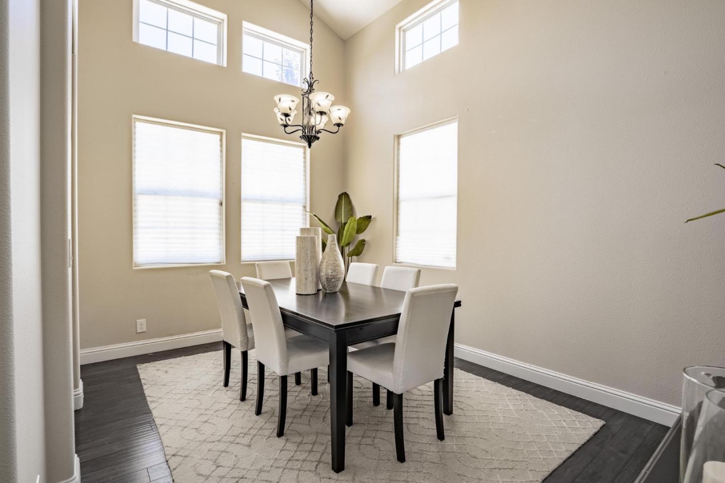 Detail Gallery Image 8 of 71 For 1853 Lancashire, Salinas,  CA 93906 - 4 Beds | 2/1 Baths