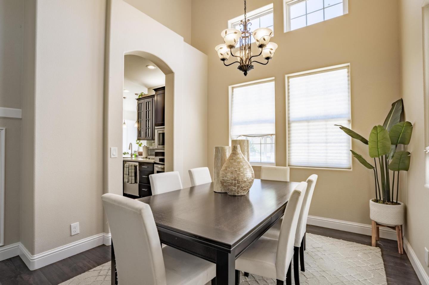 Detail Gallery Image 9 of 71 For 1853 Lancashire, Salinas,  CA 93906 - 4 Beds | 2/1 Baths