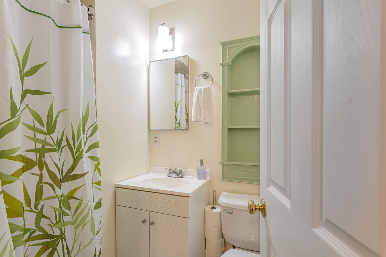 Detail Gallery Image 27 of 38 For 491 Mar Vista Dr, Monterey,  CA 93940 - 3 Beds | 2 Baths