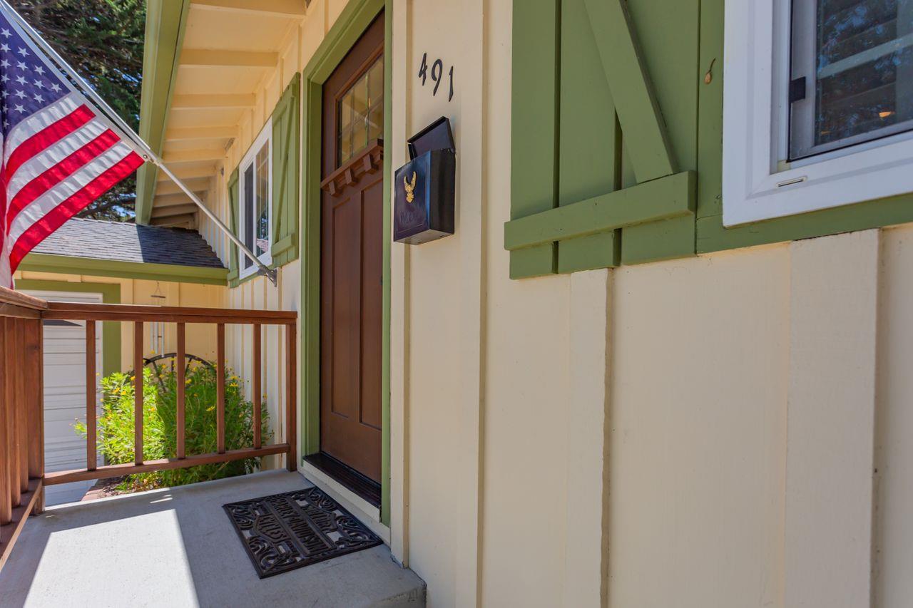 Detail Gallery Image 5 of 38 For 491 Mar Vista Dr, Monterey,  CA 93940 - 3 Beds | 2 Baths