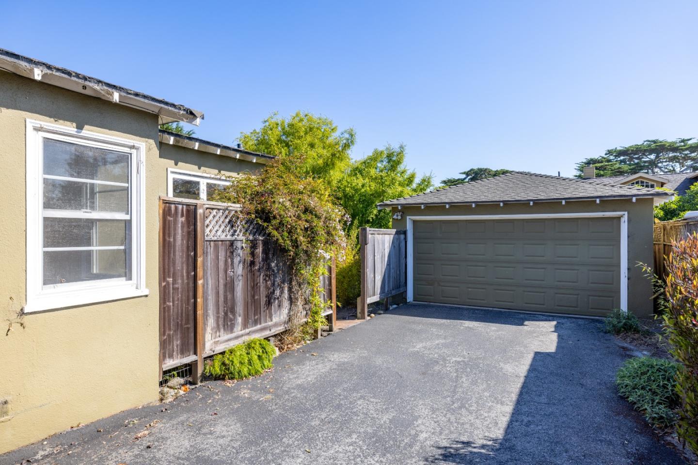 Detail Gallery Image 15 of 46 For 970 Sea Palm Ave, Pacific Grove,  CA 93950 - 2 Beds | 2 Baths