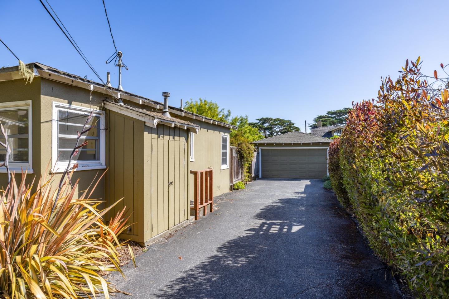 Detail Gallery Image 16 of 46 For 970 Sea Palm Ave, Pacific Grove,  CA 93950 - 2 Beds | 2 Baths