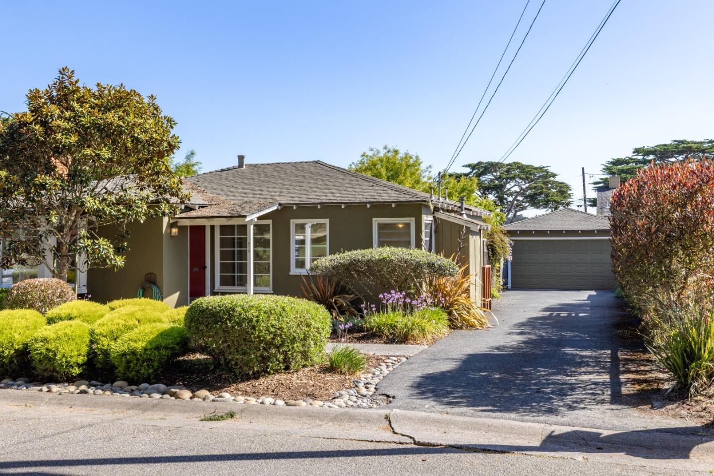 Detail Gallery Image 19 of 46 For 970 Sea Palm Ave, Pacific Grove,  CA 93950 - 2 Beds | 2 Baths