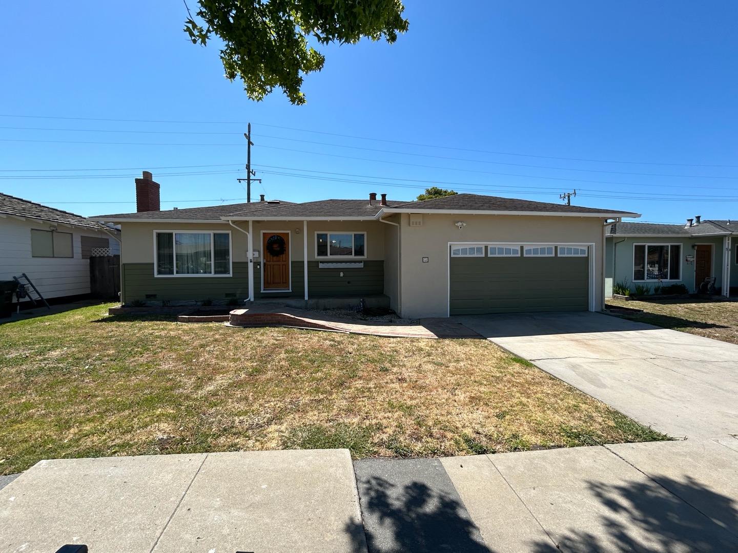 Detail Gallery Image 1 of 26 For 62 Saint Francis Way, Salinas,  CA 93906 - 3 Beds | 1/1 Baths