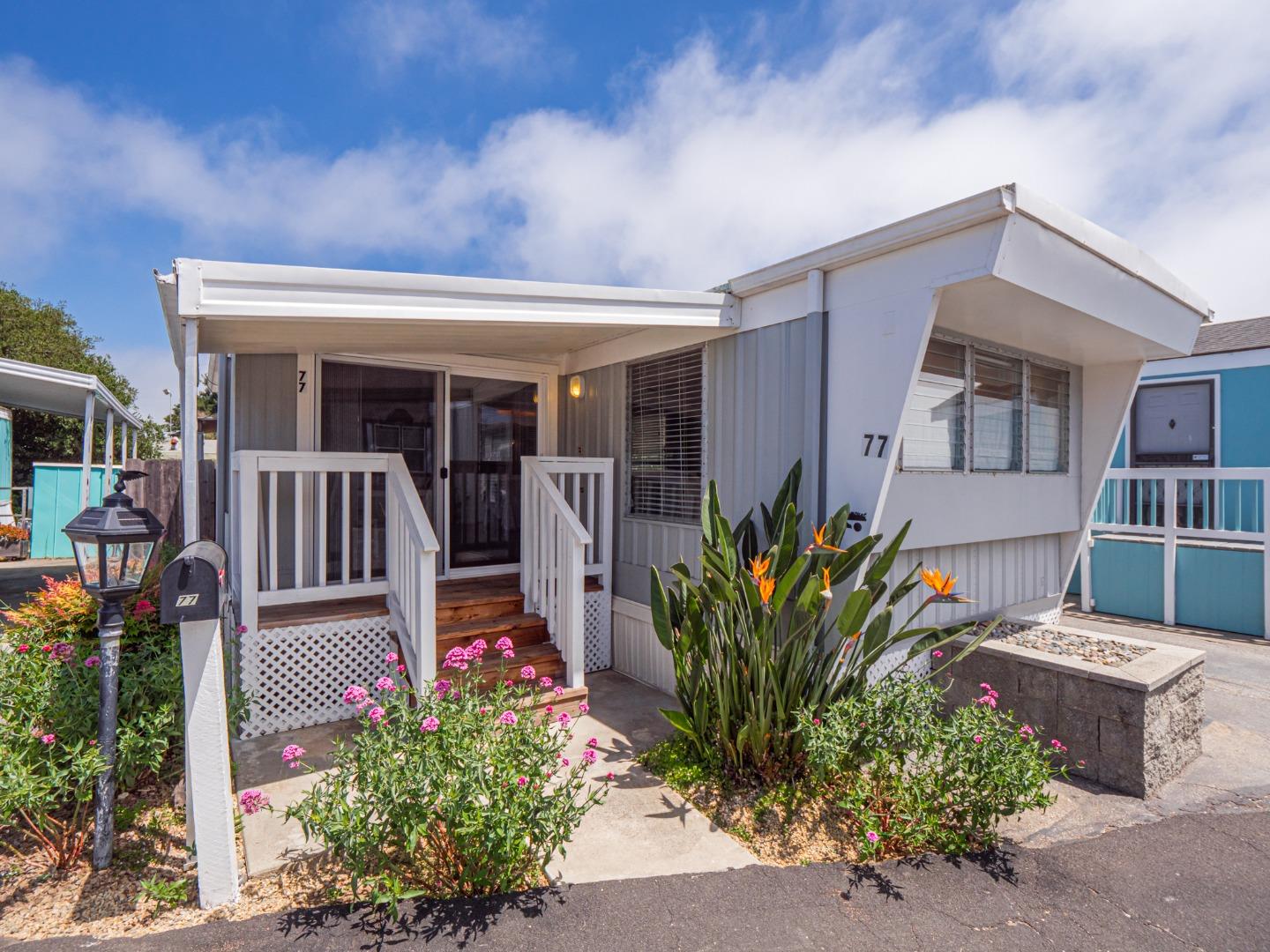 Detail Gallery Image 1 of 23 For 1255 38th Ave #77,  Santa Cruz,  CA 95062 - 1 Beds | 1 Baths